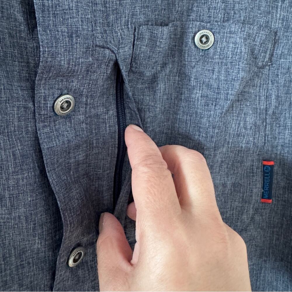 Merrell Men’s Dark Blue/Gray Casual Button-Down Shirt Outdoors Hiking Size M - Picture 8 of 9